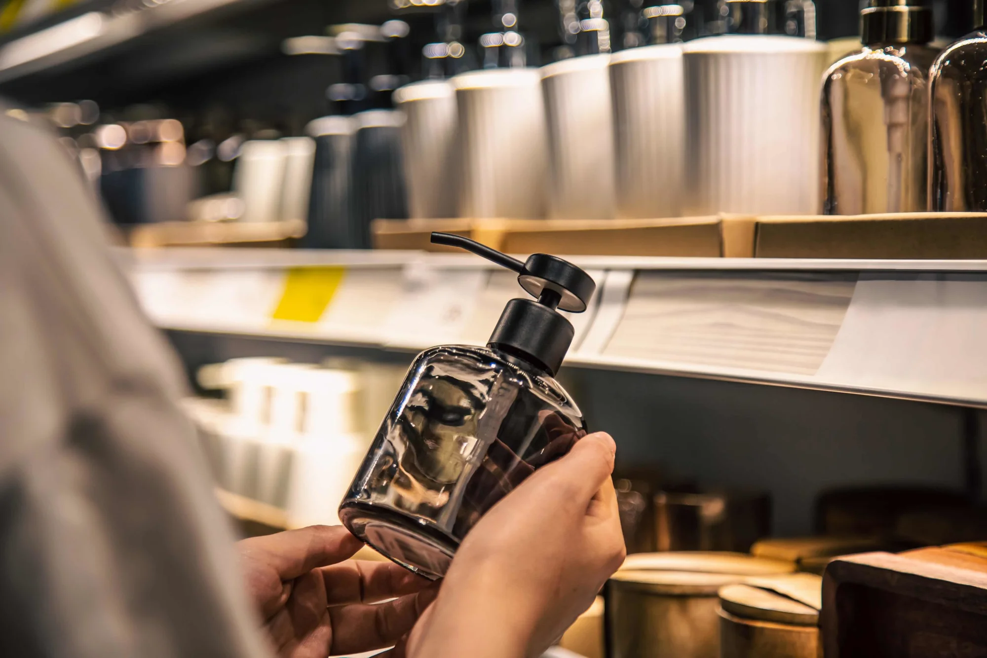 6 วิธีเลือกแชมพู และ ผลิตภัณฑ์ดูแลเส้นผมในท้องตลาด