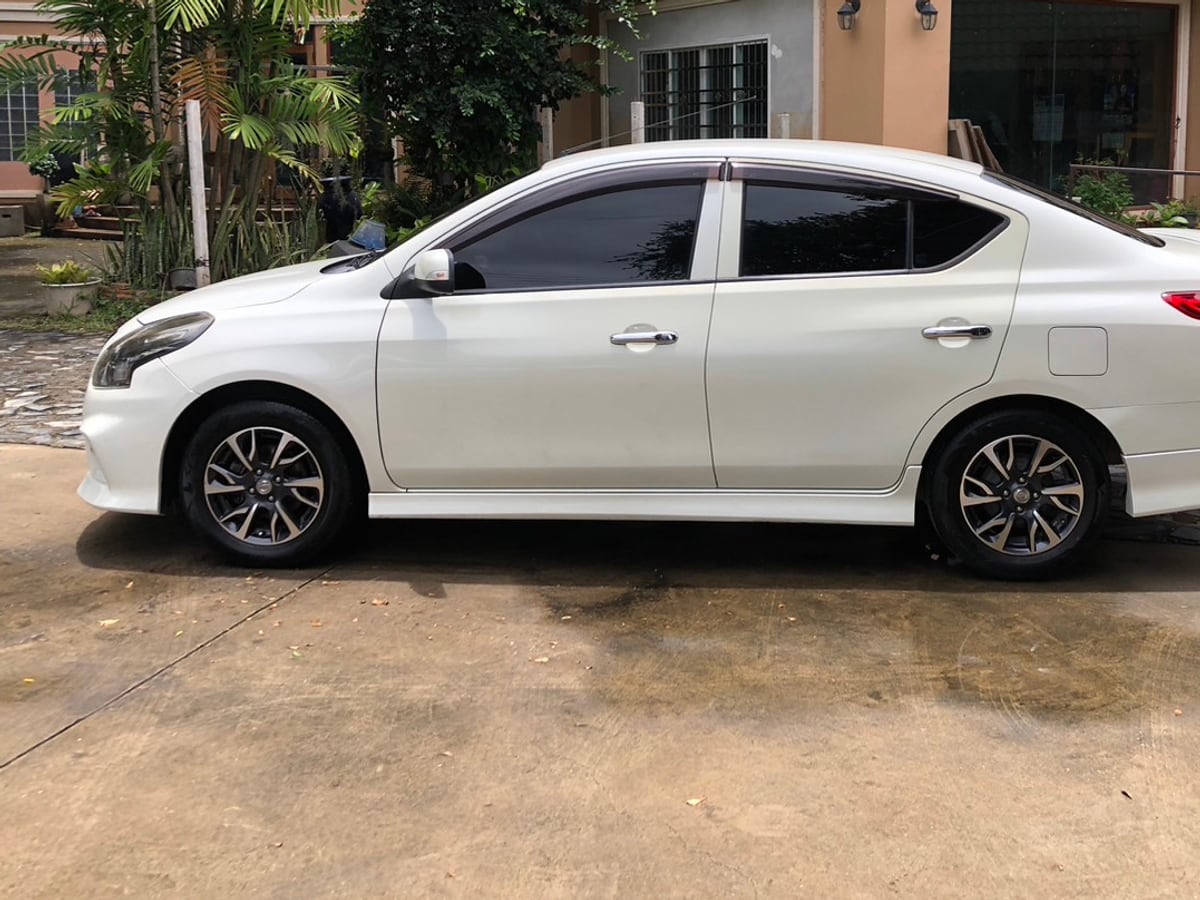 Nissan Almera